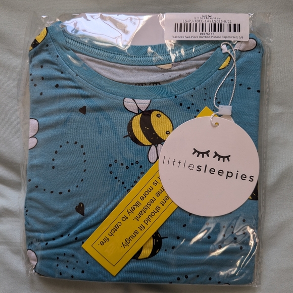 NIB Little Sleepies Teal Bees Two Piece size 5/6